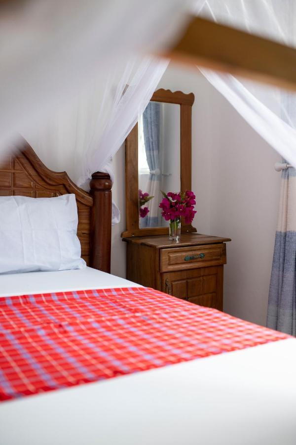 Uroa Beach Lodge Esterno foto