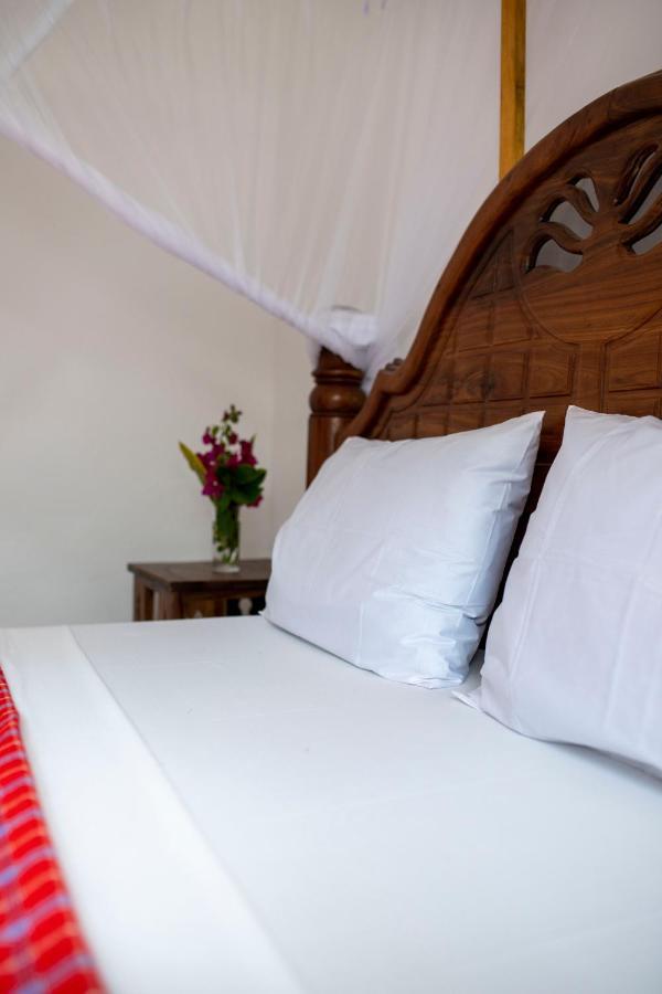 Uroa Beach Lodge Esterno foto